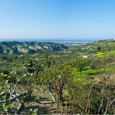 Apartment Muses Panoramic View, Minutes From Knossos Minoan Palace *